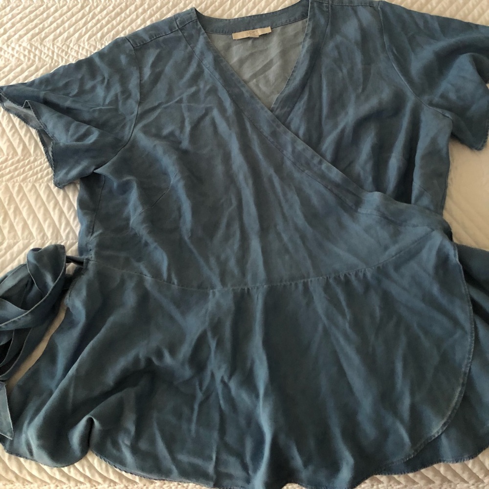 MAKE OFFER! LOFT 22 WRAP AROUND DENIM CHAMBRAY BLOUSE